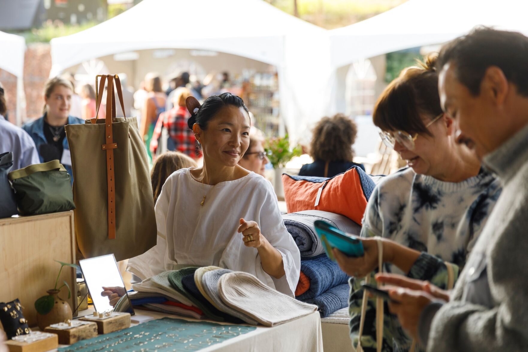 In Charleston, holiday shopping can support local artists